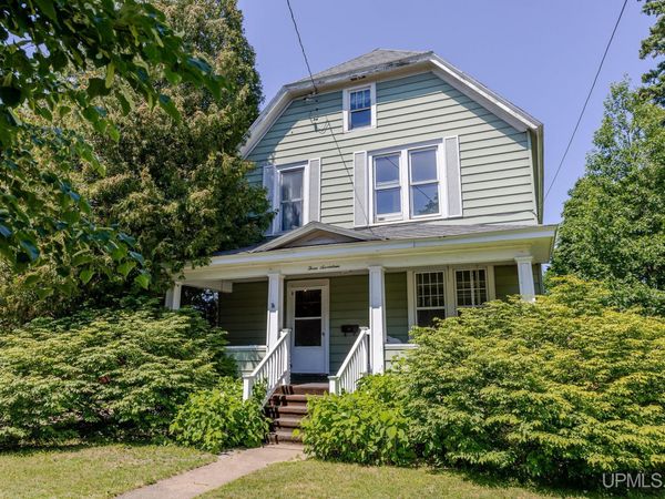 317 E Hewitt Street, Marquette, MI 49855