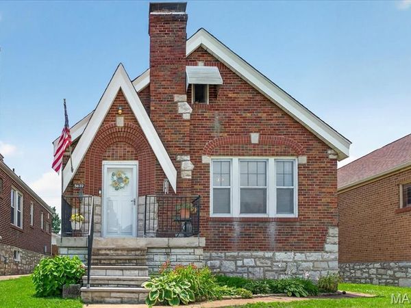 5622 Pernod Avenue, St Louis, MO 63139