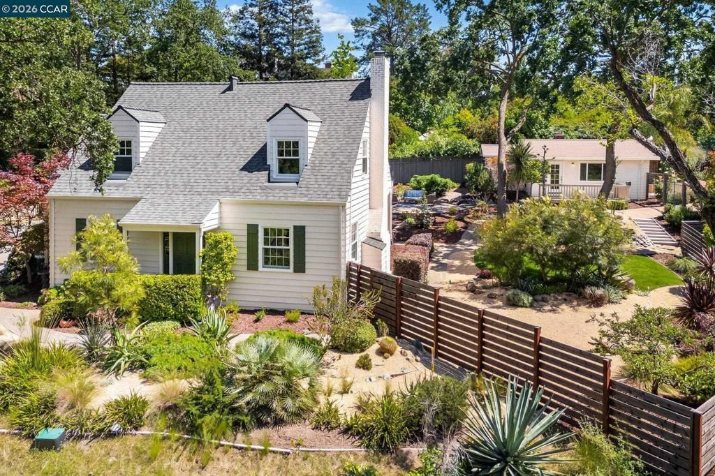 425 Lakewood Cir, Walnut Creek, CA 94598 Main Photo