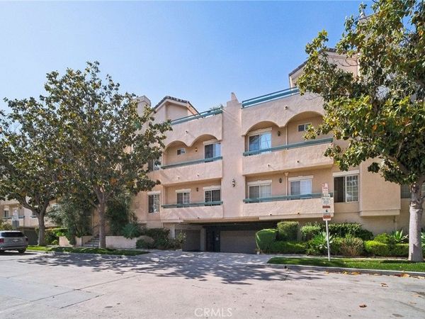 10659 Bloomfield Street, Toluca Lake, CA 91602