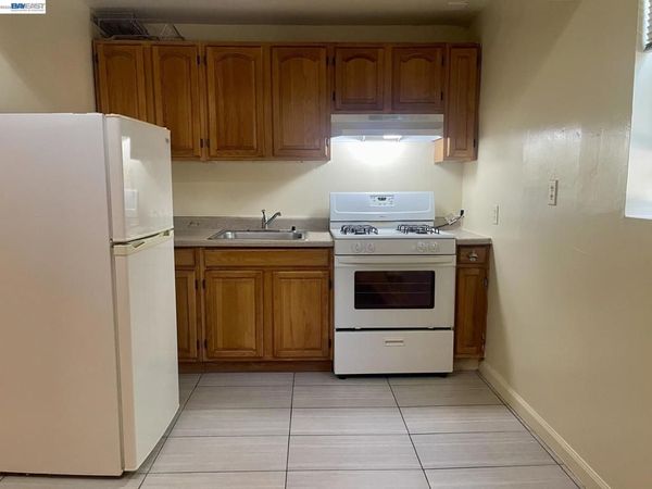 16845 Robey Dr, Castro Valley, CA 94578