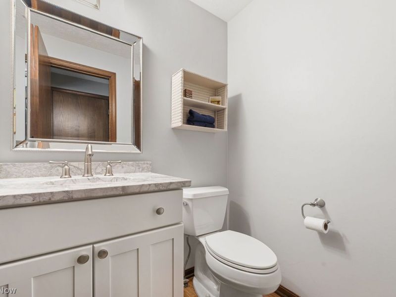 2425 Daffodil Street NE, Canton, OH 44705 Photo 5