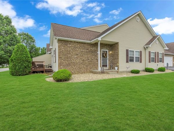 106 Clearwater Drive , Ellwood City, PA 16117