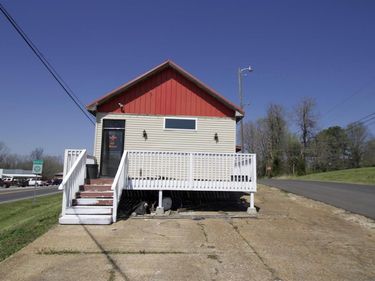 28 Elm Street, Bardwell, KY 42023