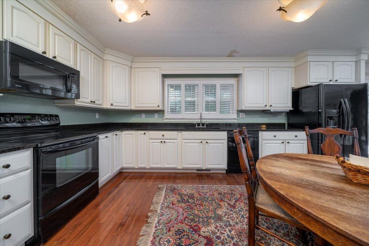 731 Knotty Pine Road Photo 15