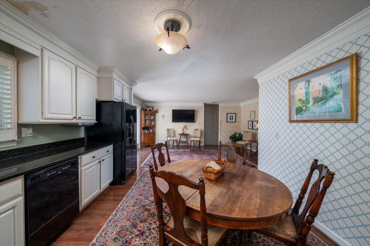 731 Knotty Pine Road Photo 17