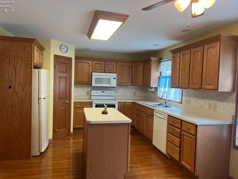 897 Busdeker Lane, Gibsonburg, OH 43431 Photo 13