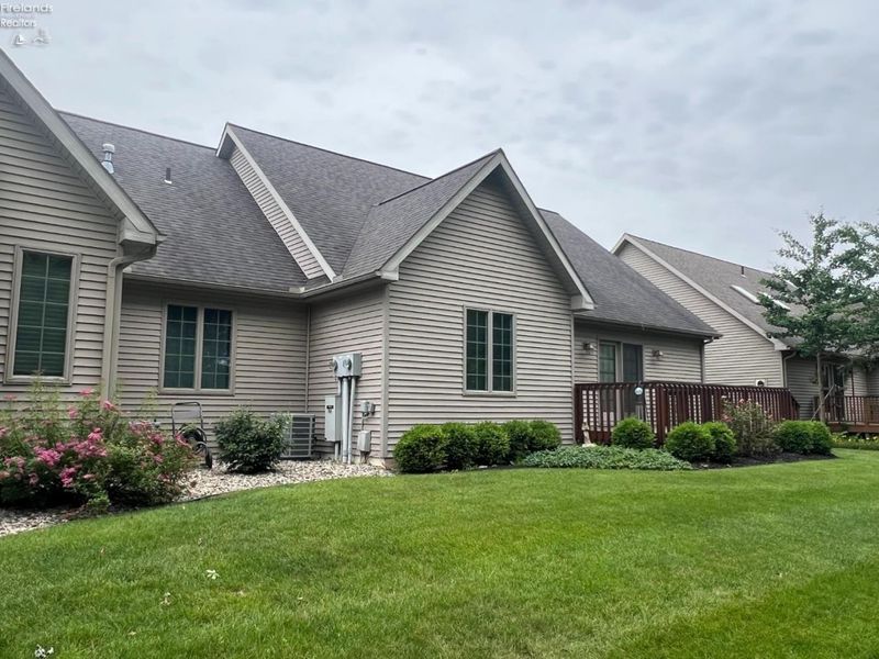 897 Busdeker Lane, Gibsonburg, OH 43431 Photo 8