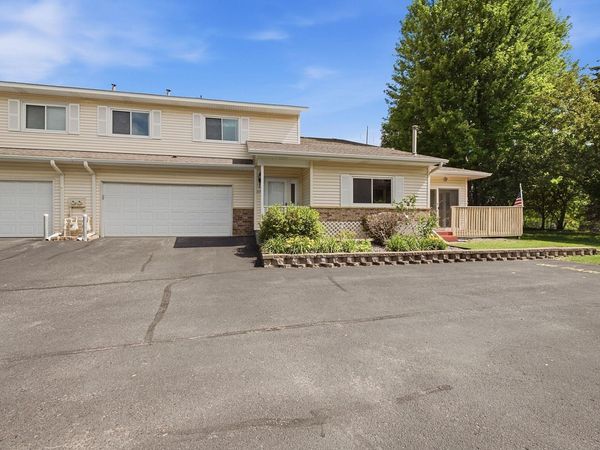 1174 Aston Circle , Burnsville, MN 55337