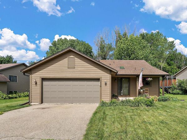 7775 Grinnell Way , Lakeville, MN 55044