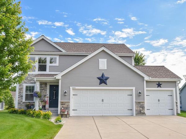 N8001 Woodland COURT, Ixonia, WI 53036