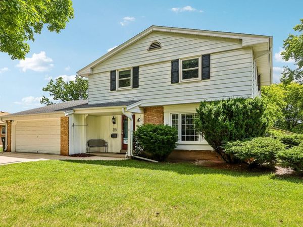 W173N8514 Robert AVENUE, Menomonee Falls, WI 53051