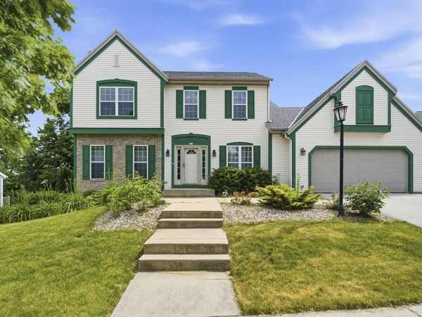 951 River Park DRIVE, Waukesha, WI 53189