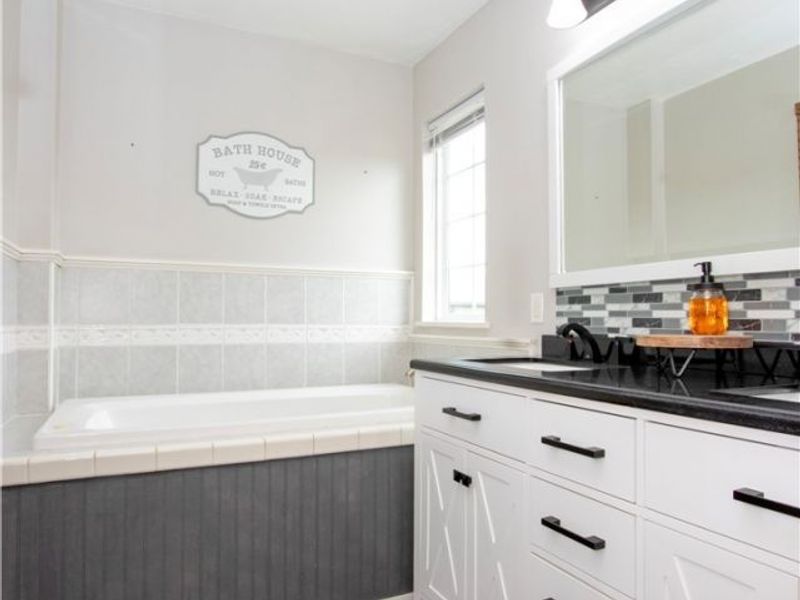 10964 Parmenter Road, Burbank, OH 44214 Photo 20