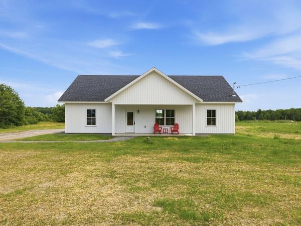 27 Furlong Road, Richmond, ME 04357