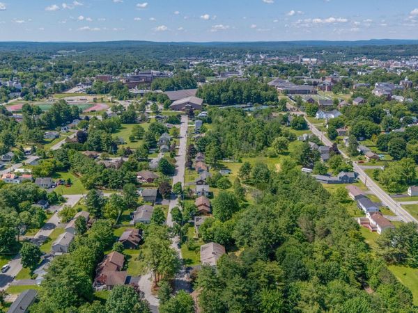 52 Robinson Gardens , Lewiston, ME 04240