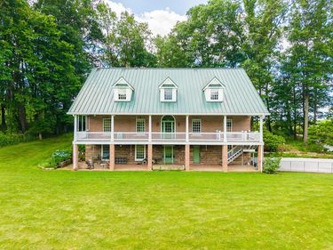 7575 Brown, SHREVE, OH 44676