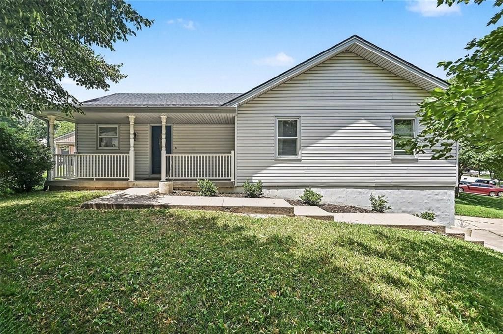 1720 Regency Drive, Kearney, MO 64060 Main Photo