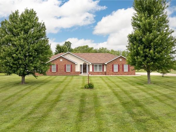 7720 SE Delwood Drive, St Joseph, MO 64507