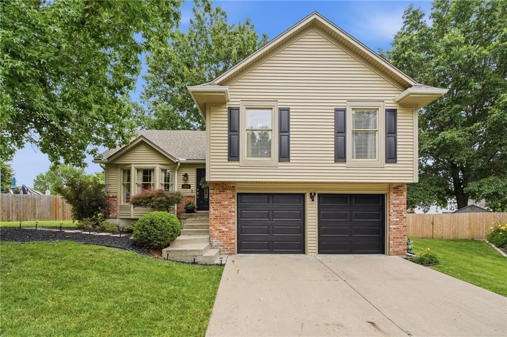 1011 NE 103rd Street, Kansas City, MO 64155 Main Photo