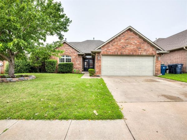9029 NW 79th Terrace, Yukon, OK 73099