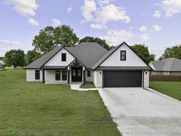 40 Whipperwill Street , Lone Grove, OK 73443