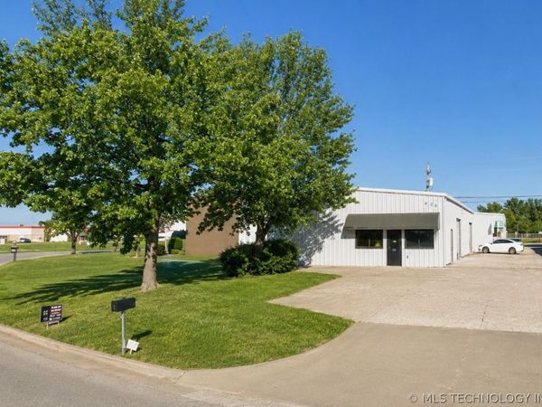 822 W Elgin Street , Broken Arrow, OK 74012