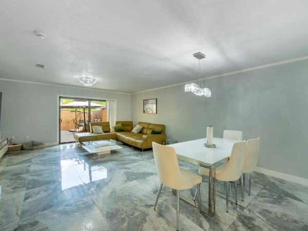 1129 NE 210th Terrace, Unit 210, Miami, FL 33179