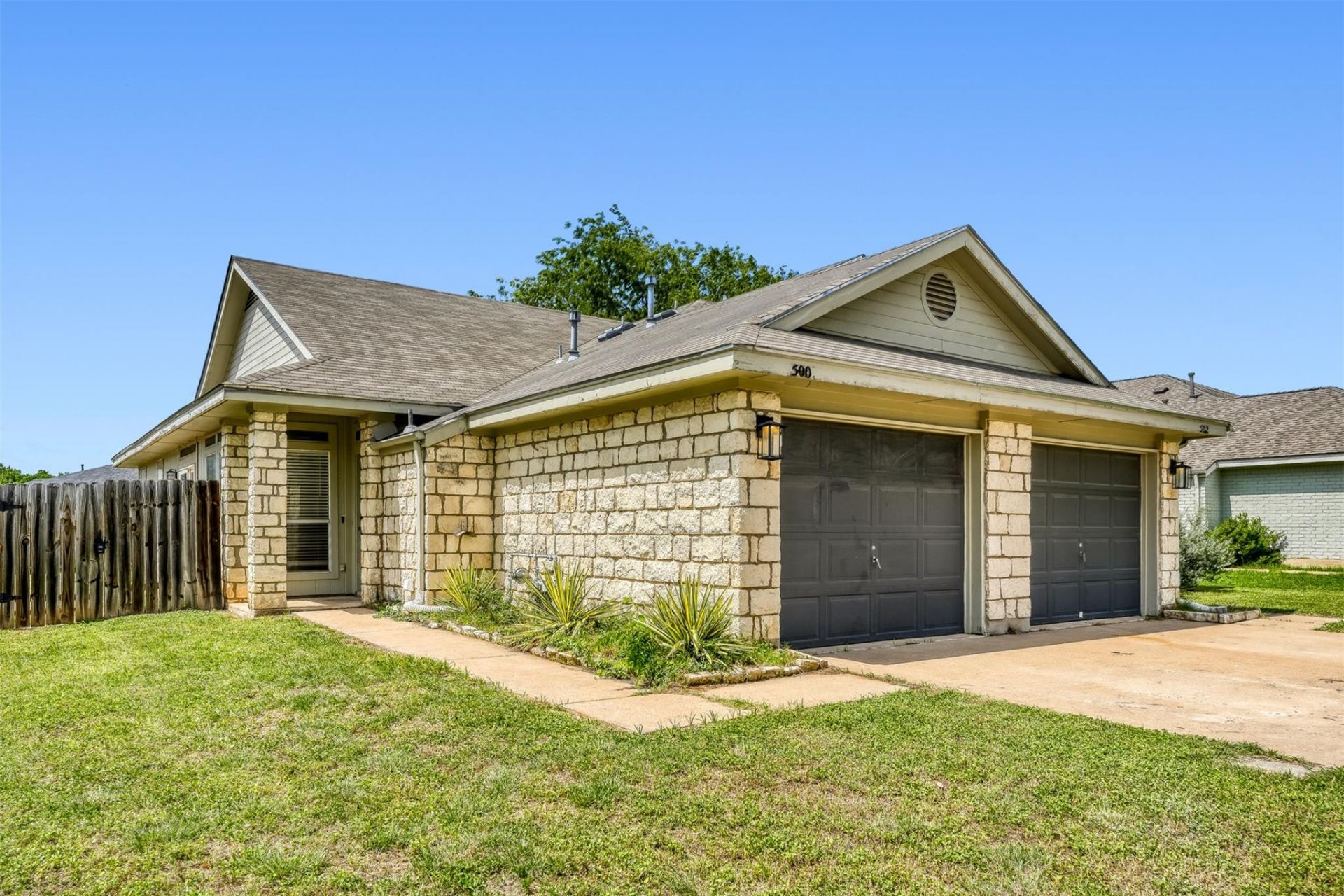 500 Gregory Ct, Round Rock, TX 78664 Main Photo