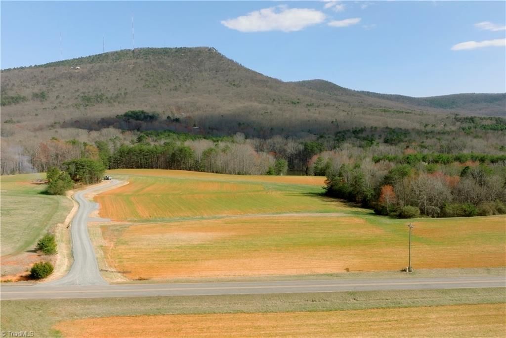 3-4 Old Mill Road, Pinnacle, NC 27043 Main Photo