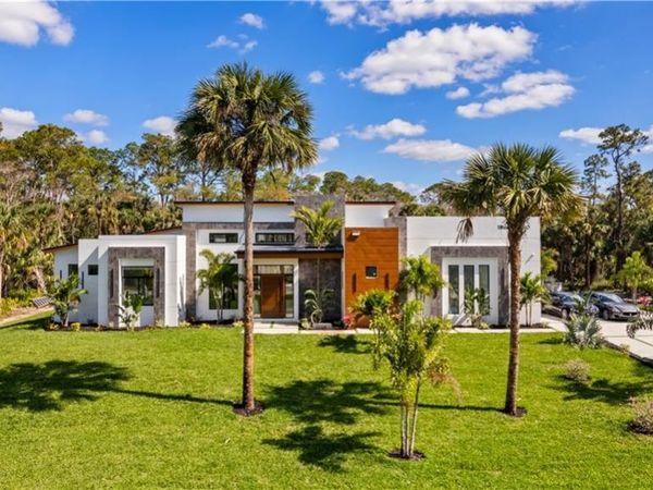 390 3rd ST NW, NAPLES, FL 34120