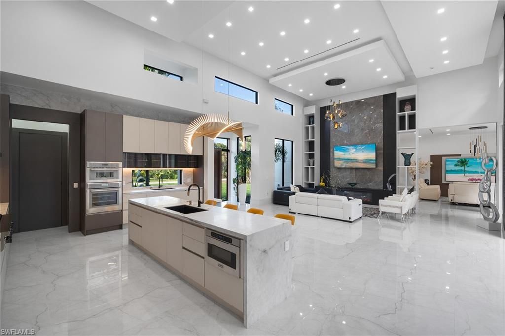 390 3rd St Nw, Naples, FL 34120 Photo