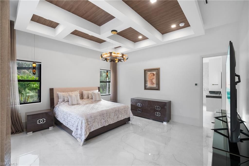390 3rd St Nw, Naples, FL 34120 Photo