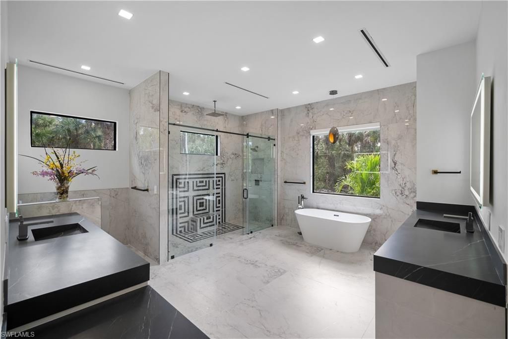 390 3rd St Nw, Naples, FL 34120 Photo