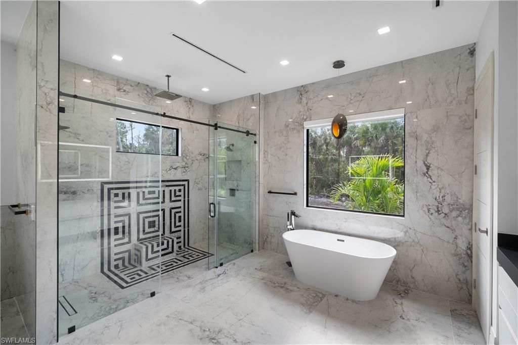 390 3rd St Nw, Naples, FL 34120 Photo