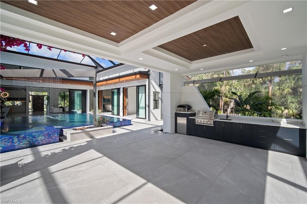 390 3rd St Nw, Naples, FL 34120 Photo