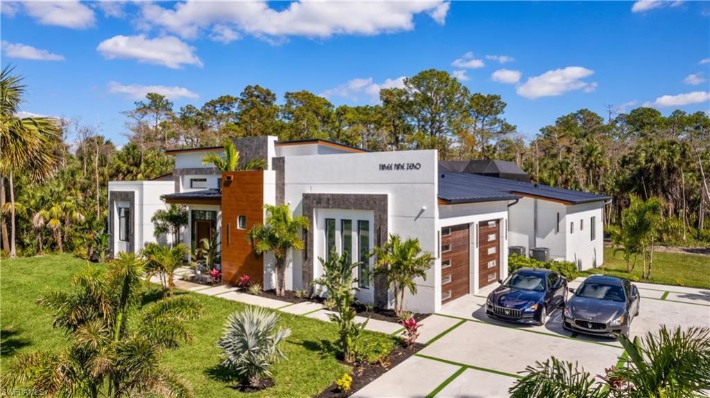 390 3rd St Nw, Naples, FL 34120 Photo