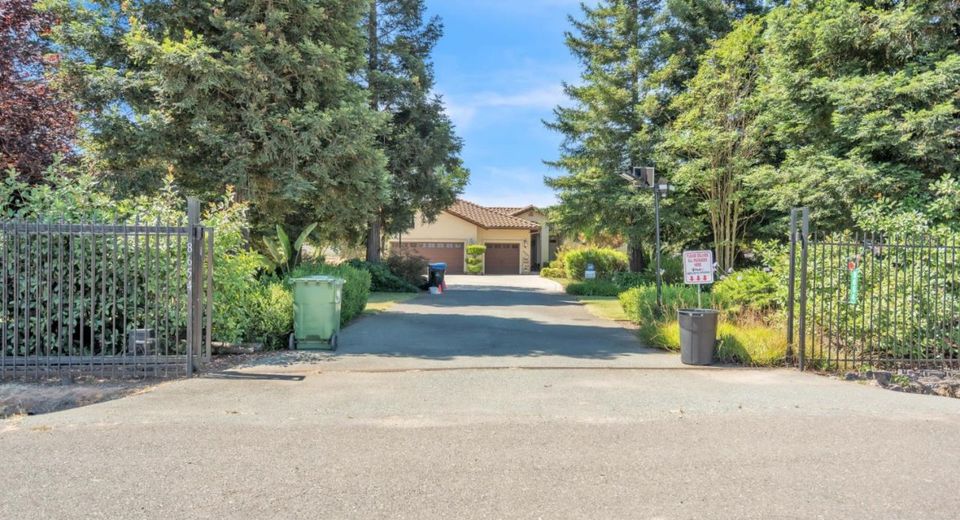 8654 Bradshaw Rd, Elk Grove, CA 95624 Photo
