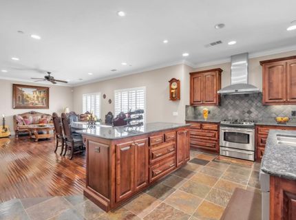 8654 Bradshaw Rd, Elk Grove, CA 95624 Photo