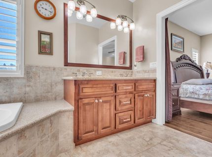 8654 Bradshaw Rd, Elk Grove, CA 95624 Photo