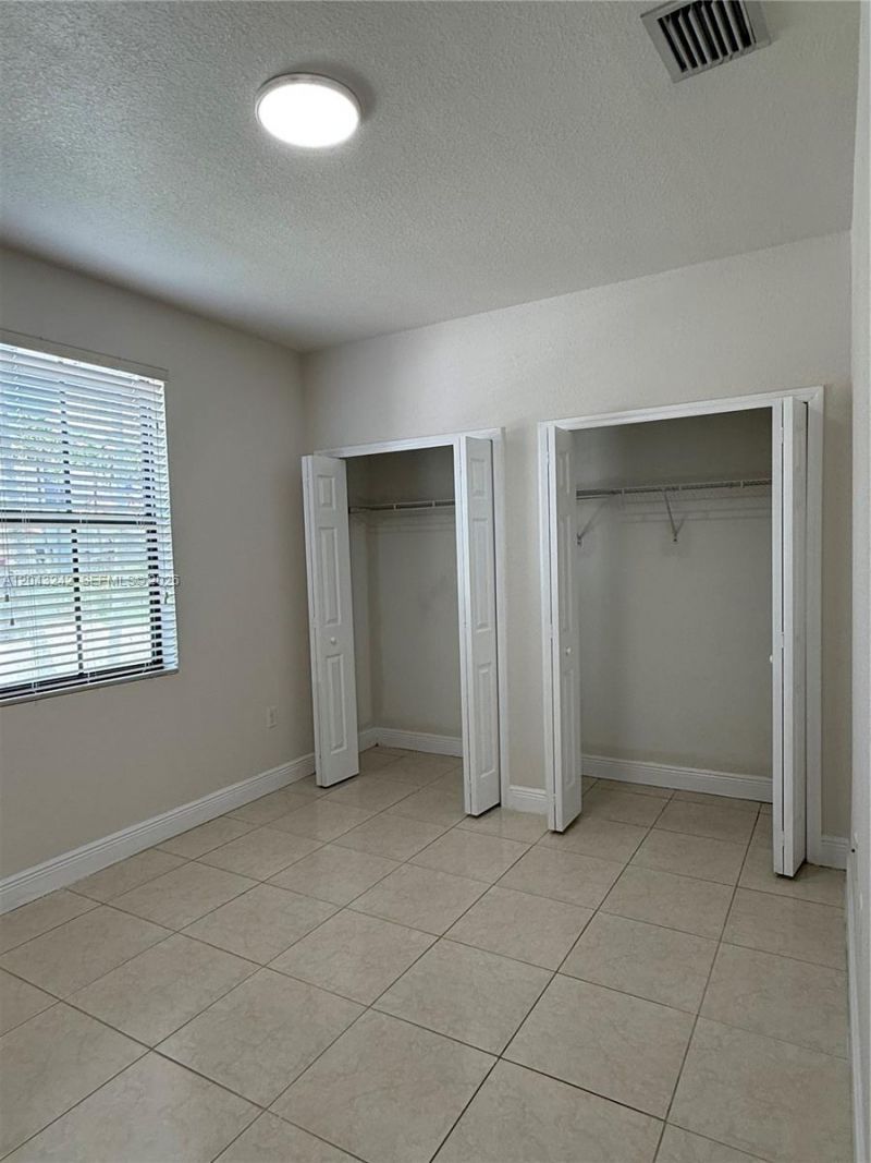 9762 NW 8th Ter , Miami, FL 33172 Photo