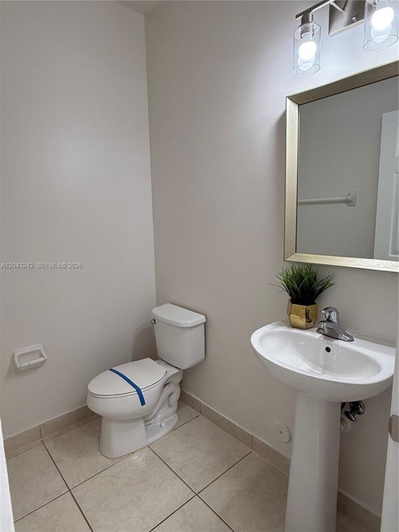 9762 NW 8th Ter , Miami, FL 33172 Photo