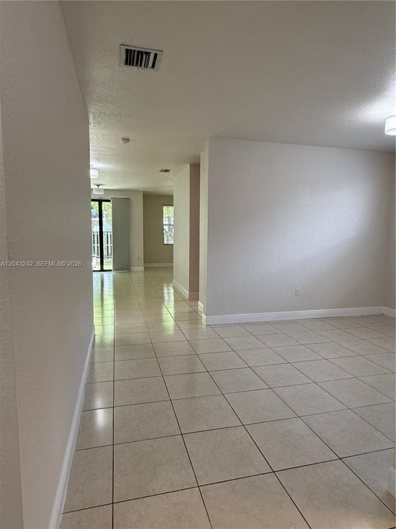 9762 NW 8th Ter , Miami, FL 33172 Photo