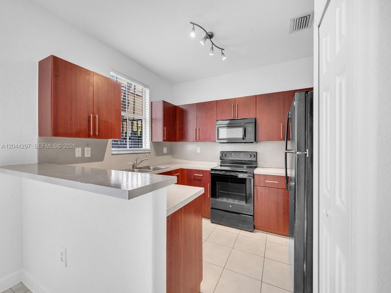 2482 SE 15th Ct , Homestead, FL 33035 Photo