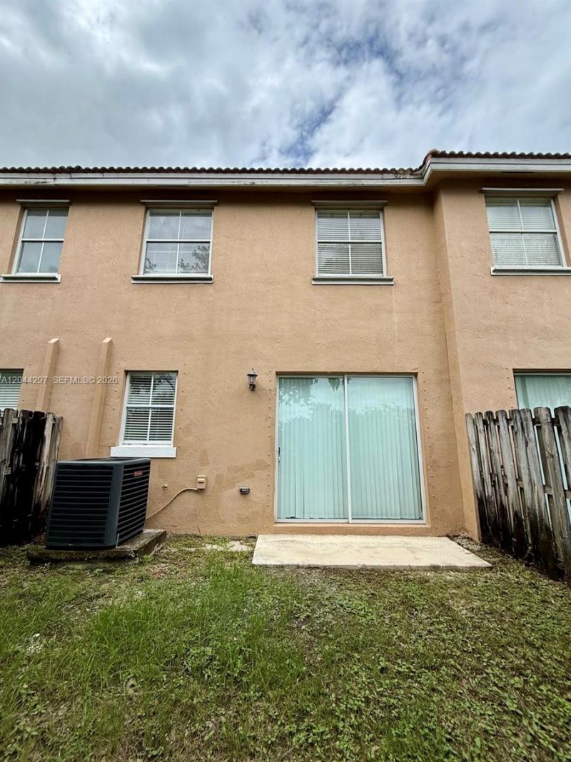 2482 SE 15th Ct , Homestead, FL 33035 Photo