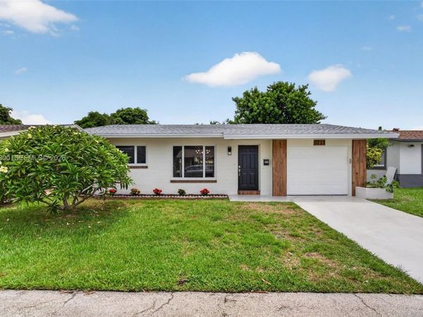 5711 NW 48th Ter , Tamarac, FL 33319