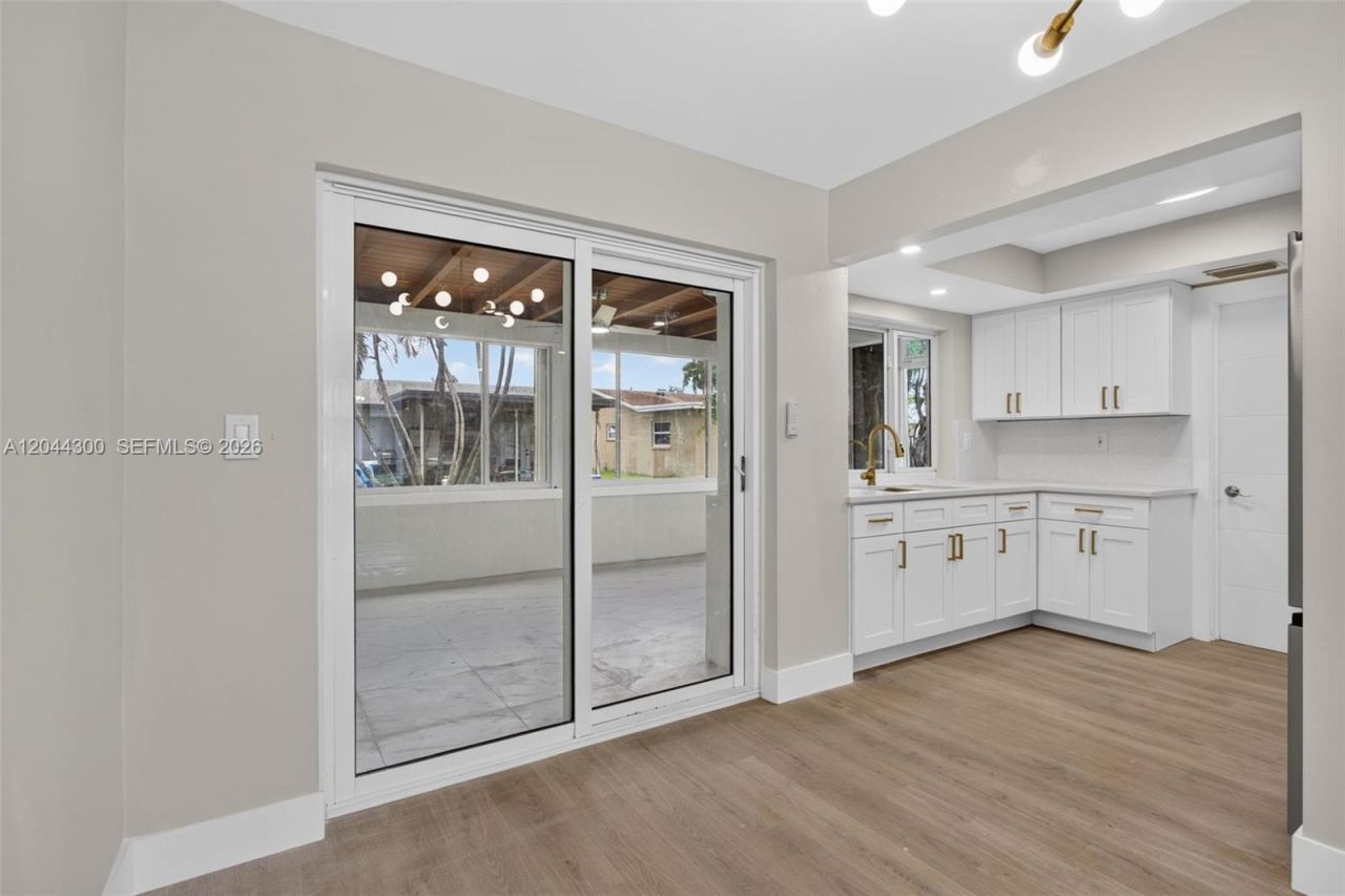 5711 NW 48th Ter , Tamarac, FL 33319 Photo