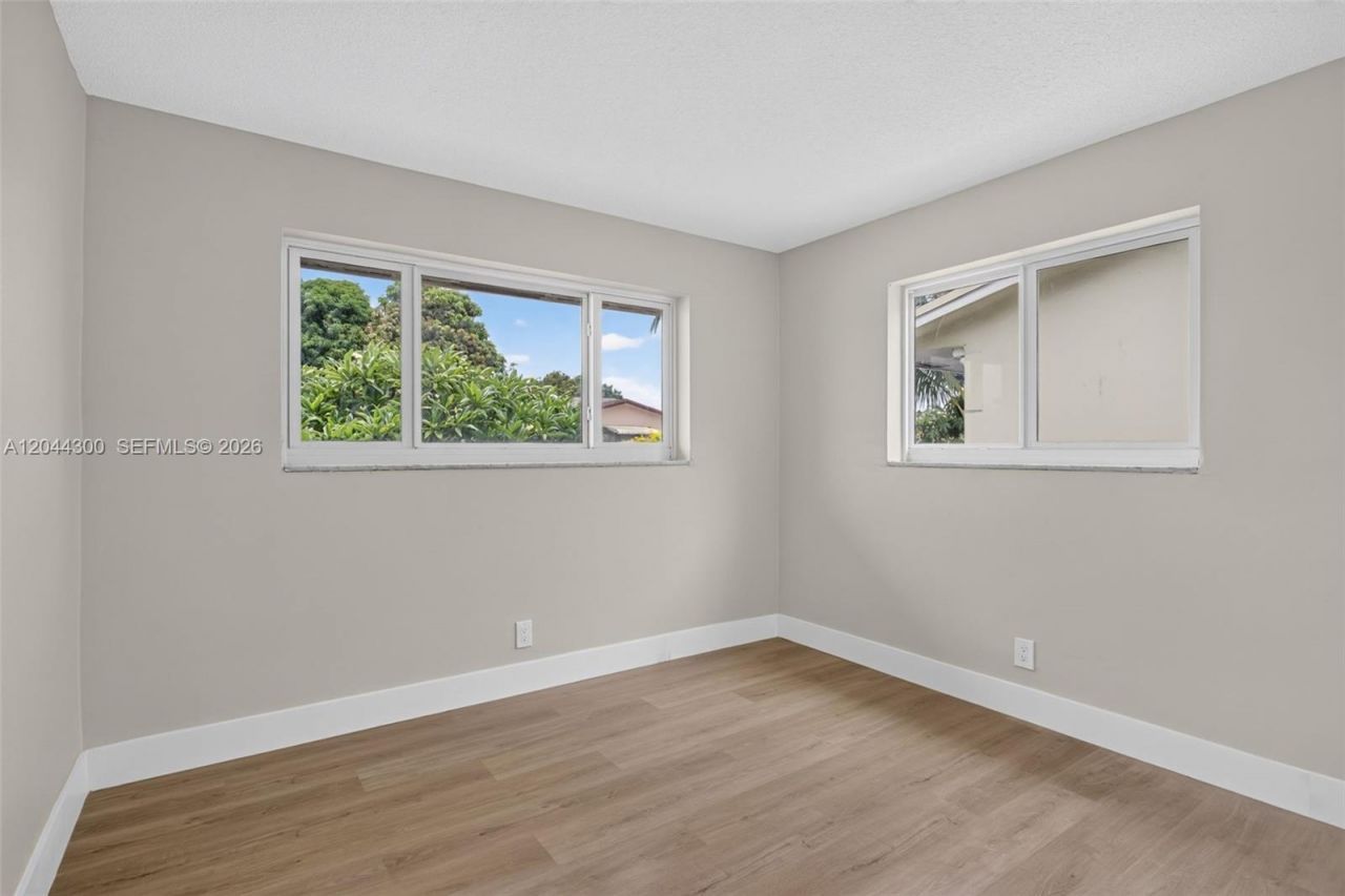 5711 NW 48th Ter , Tamarac, FL 33319 Photo