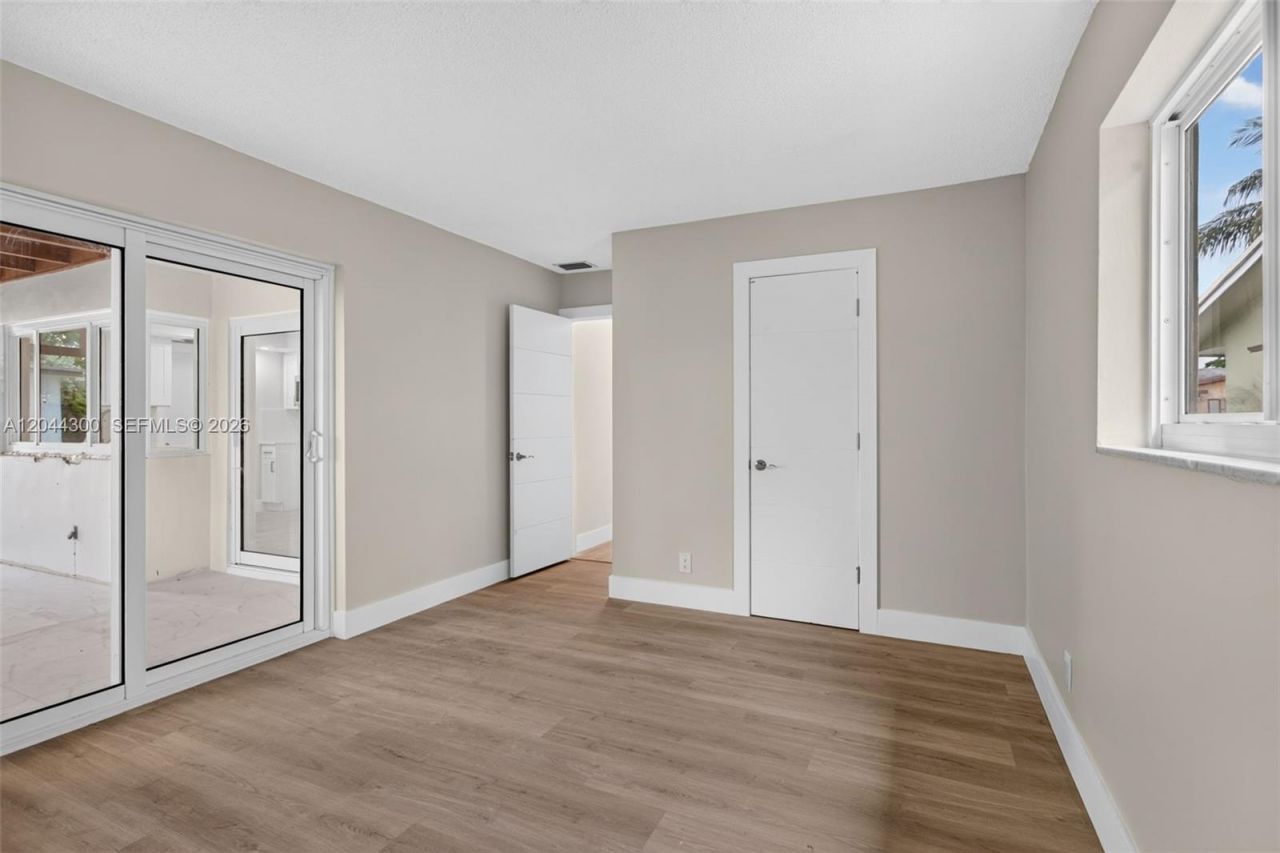5711 NW 48th Ter , Tamarac, FL 33319 Photo