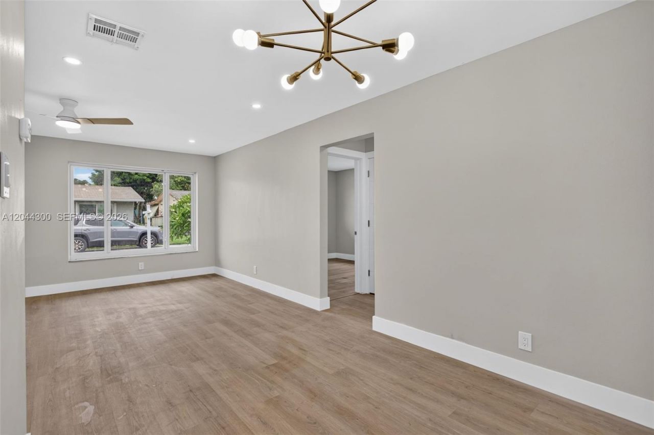 5711 NW 48th Ter , Tamarac, FL 33319 Photo